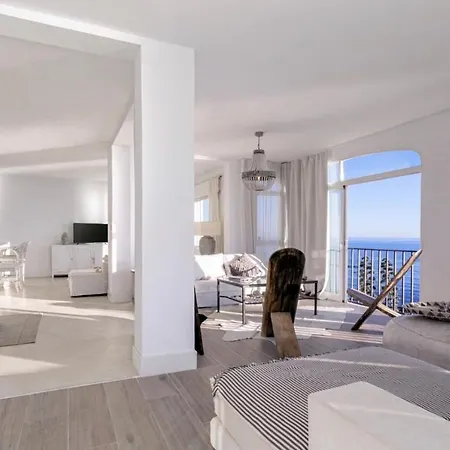 Sea Views! 3 Bedroom Villa, Sleeps 6 * Fuengirola