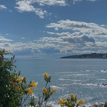 Sea Views! 3 Bedroom Villa, Sleeps 6 Villa