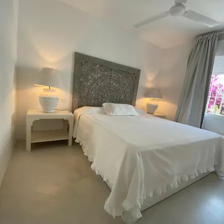 Sea Views! 3 Bedroom Villa, Sleeps 6 Villa *