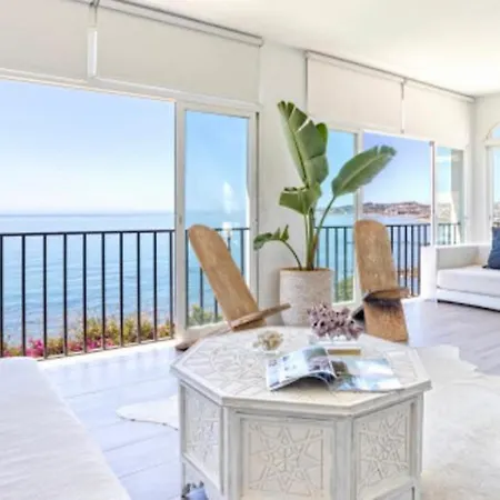 Sea Views! 3 Bedroom Villa, Sleeps 6
